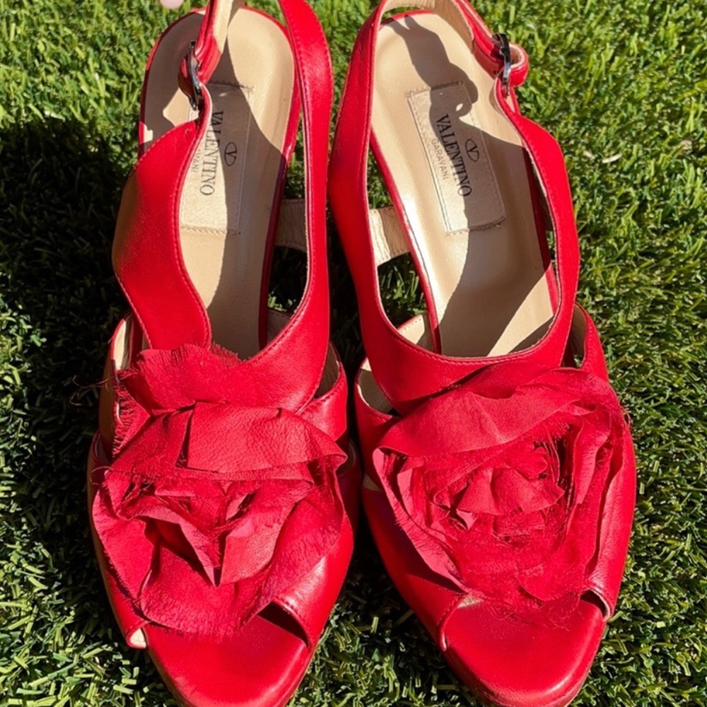 SALE‼️ Valentino Red Heels